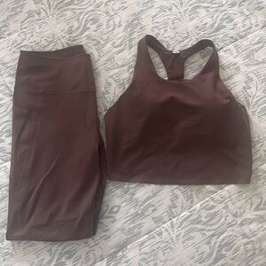 UNIQLO SET LEGGINGS AND TOP
